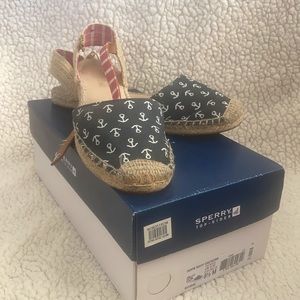 Speedy top-siders: hope navy anchors